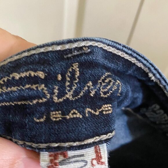 Silver Women's Santorini Dark Wash Cropped Ankle Factory Faded Jeans Size 28 - Picture 2 of 11